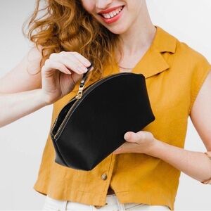 Portland Leather Total Eclipse pouch